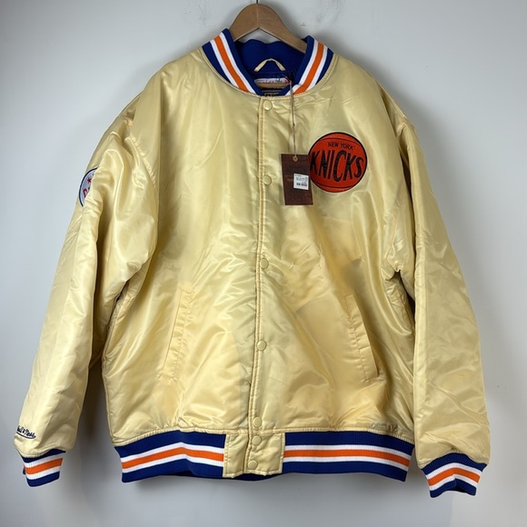 Mitchell & Ness Knicks Big & Tall Gold Satin New York Knicks Jacket NWT - Picture 3 of 12